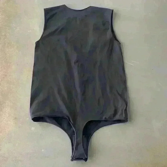 Skims NWOB Onyx Essential Crew Neck Sleeveless Thong Bodysuit Size L/XL - Picture 6 of 7